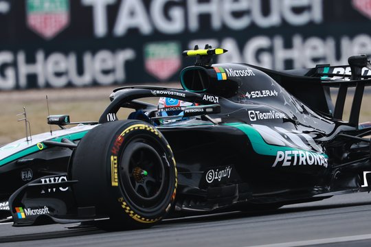 Įspūdinga jauno italo K. Antonelli pergalė „Formulės 1“ varžybose ir „McLaren“ bėdos – nestartavo nė vienas bolidas