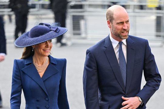 Princas Williamas paviešino nematytą akimirką su mama princese Diana