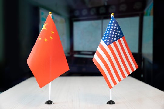 JAV ir Kinija Paryžiuje pradėjo naują prekybos derybų ratą