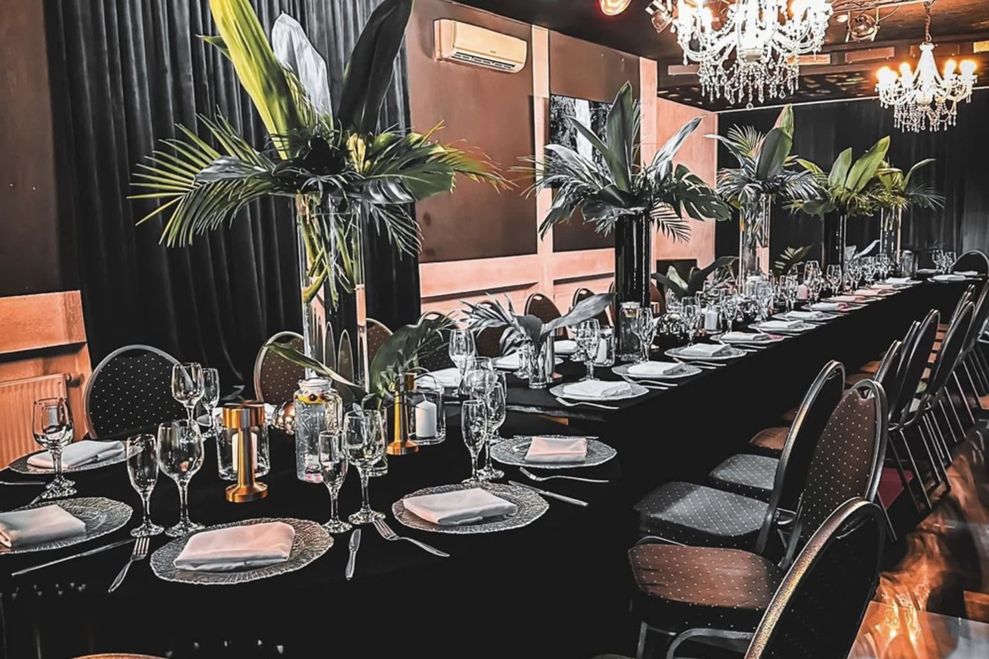 Po renginio Tauragėje – konfliktas: S. Žadeikis kritikuoja aptarnavimą, restoranas tvirtina, kad dėl jo elgesio verkė padavėjos.<br> Feisbuko nuotr.