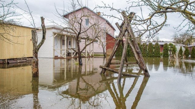 Panevėžyje grėsmingai kylantis potvynis pasiekė pavojingą ribą: Nevėžio upė – aukštesnė nei 4 metrai