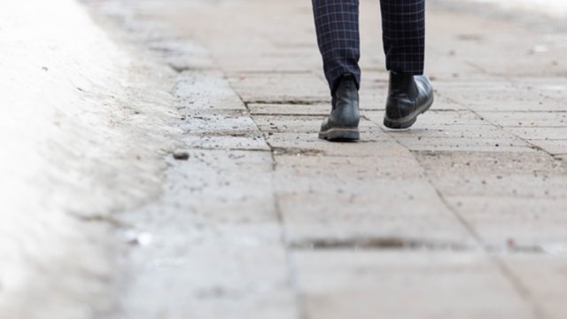 Pavasarinius batelius teks padėti į šoną: įspėja dėl slidžių kelių ir rūko