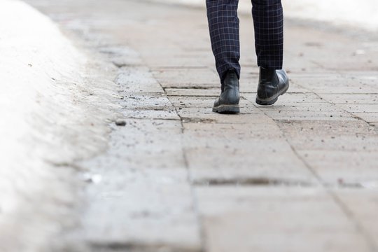 Pavasarinius batelius teks padėti į šoną: įspėja dėl slidžių kelių ir rūko