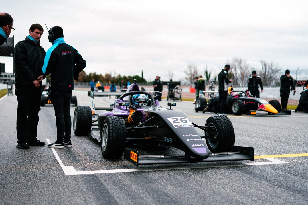 „Formulės 4“ žiemos sezono finiše – didelis Marko Šilkūno greitis ir koją pakišęs lietus