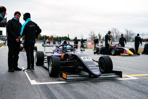 „Formulės 4“ žiemos sezono finiše – didelis Marko Šilkūno greitis ir koją pakišęs lietus