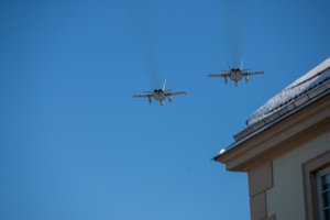 KAM: NATO naikintuvai šešis kartus kilo atpažinti ir lydėti Rusijos orlaivių