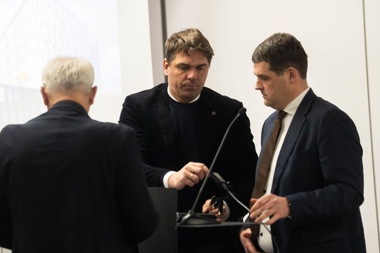 Kelionės į Vengriją detektyvas: „aušriečiai“ kelia sparnus pas V. Orbaną, o R. Žemaitaitis paliktas už durų?