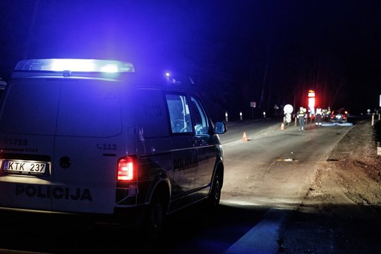 Kraupi nelaimė Vilniaus r.: moters vairuojamas BMW partrenkė vyrą