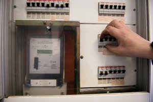 Elektros kaina vėl staigiai pasikeitė: aiškina, kas lėmė tokį drastišką pokytį