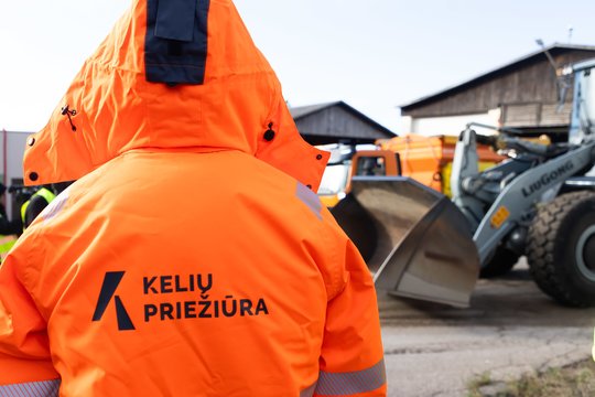 „Kelių priežiūrai“ – nemalonumai: spaudė darbuotoją išeiti iš darbo