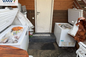 Po VMVT patikros – stabdoma Vilniaus kavinės veikla: paslėpti šaldytuvai, pelėsis, nešvara