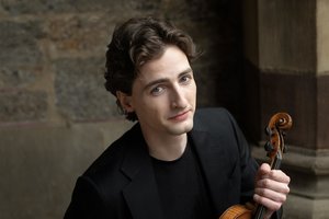 Jaunasis amerikiečių smuiko virtuozas Joshua Brownas – Vilniuje: „Groti smuiku – labai intymi patirtis“