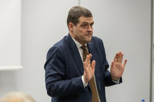 Kovojant su degalų kainomis R. Žemaitaitis išplūdo K. Vaitiekūną: esą gali tekti atsisveikinti su postu