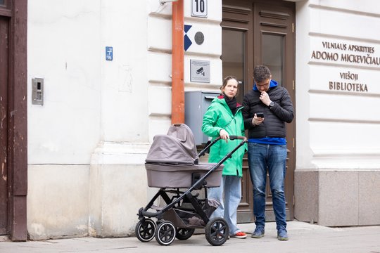 G. Nausėda siūlo būdą, kaip paskatinti gimstamumą: šeima galėtų susigrąžinti tūkstančius eurų per metus