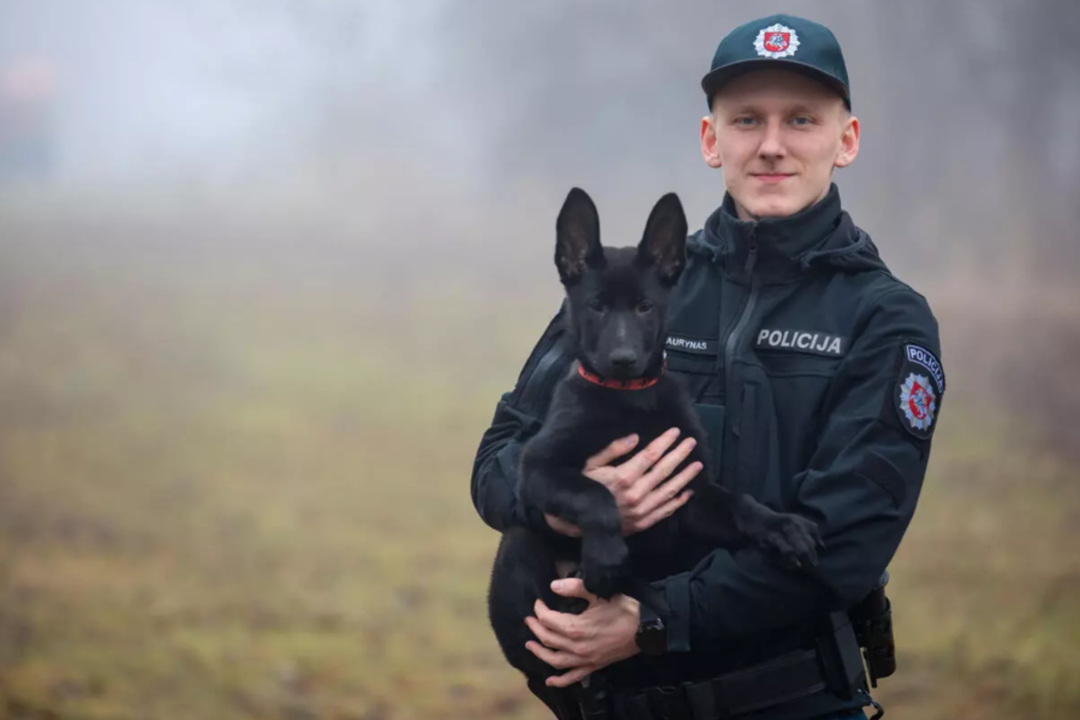 Pagausėjo pajūrio policijos gretos: tarnybą pradeda naujas keturkojis kolega