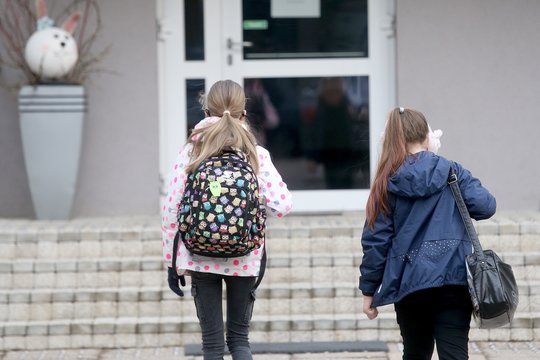 Seimas svarstys siūlymą sudaryti galimybę moksleiviams mokytis gestų kalbos