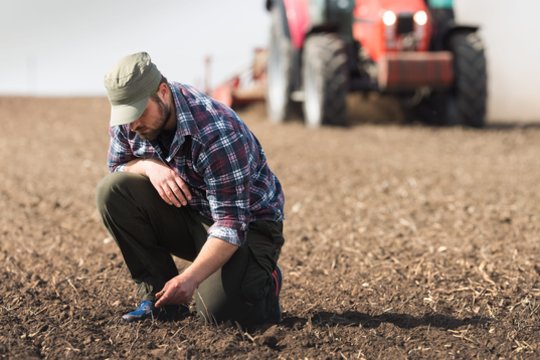 Įspėja: Hormūzo sąsiaurio uždarymas kelia grėsmę ne tik naftos kainoms – gali ištikti ir dar viena krizė