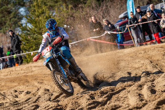 Startuoja Lietuvos Cross Country čempionatas Kairių poligone