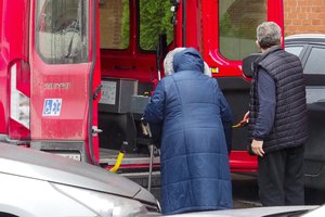 Vyriausybė palaiko siūlymą griežtinti pacientų pavėžėjimo paslaugų organizavimo tvarką