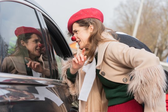 Gydytojai klounai suvienijo jėgas su policija: dalyvavo ypatingame reide