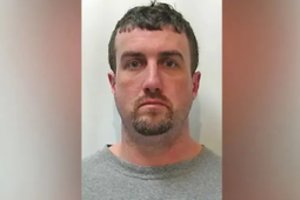 Vyro bandymas išsisukti nuo bausmės tyrėjų neįtikino: „Ji pati sau 17 kartų smogė peiliu“