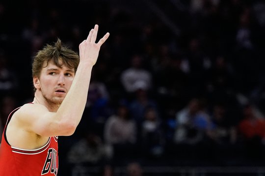 M. Buzelis ir vėl lyderiavo, tačiau „Bulls“ – beviltiškai sutriuškinti