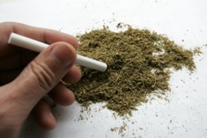 Panevėžyje penki jaunuoliai nuteisti už disponavimą kvaišalais