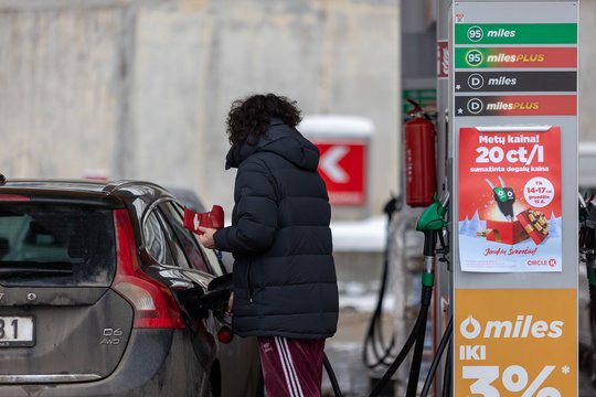 G. Nausėda sukritikavo mintį dėl degalų kainų lubų: to imasi valstybės, kurioms ant nosies rinkimai