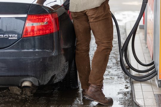 Ramybe Artimuosiuose Rytuose nekvepia: naftos ir dujų tiekimas gali būti sutrikęs ilgiau nei manyta