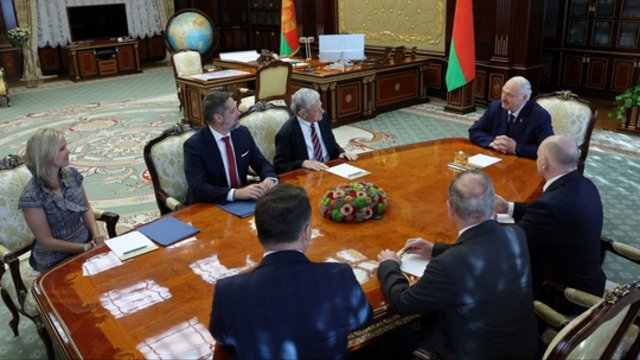JAV pastangos išlaisvinti politinius kalinius: pranešama apie susitikimą su A. Lukašenka