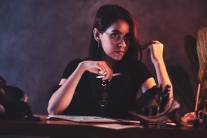 Vyrą nužudžiusi moteris gedulą išliejo knygoje – išaiškėjusi tiesa visiems sukėlė šoką