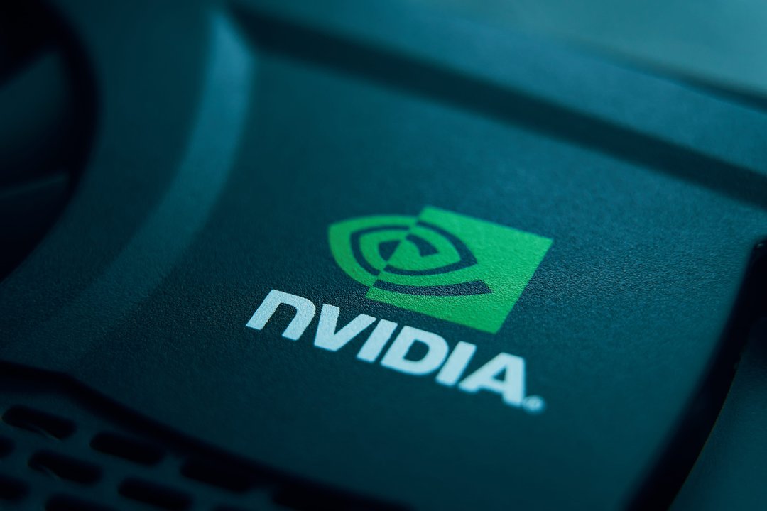 „NVIDIA“ kelia dirbtinį intelektą į orbitą