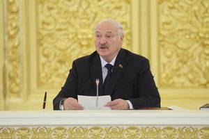 Skelbia, kad į Lietuvą bus atvežti naujai paleisti Baltarusijos politiniai kaliniai