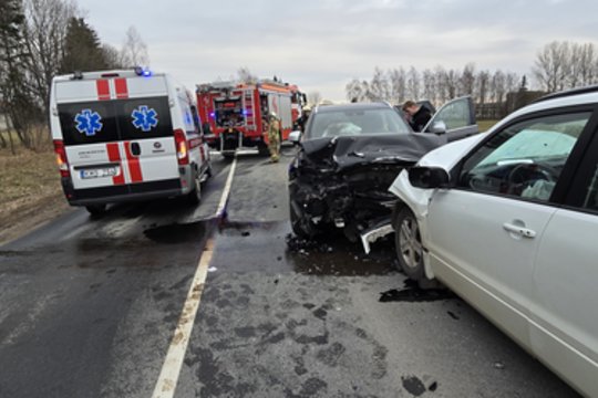 Kaktomuša Šilutės r.: sužeisti du žmonės, į įvykio vietą sulėkė visos tarnybos