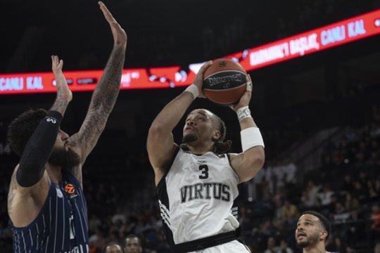 Atsigavęs „Hapoel“ laimėjo ketvirtą kartą iš eilės – Eurolygoje sudaužė „Virtus“ per du kėlinius