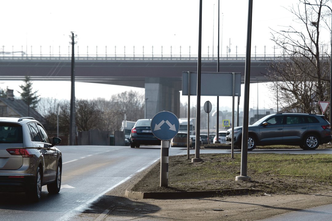 Svarbioje Kauno gatvėje vėl padaugėjo eismo įvykių – vairuotojai raginami būti budrūs