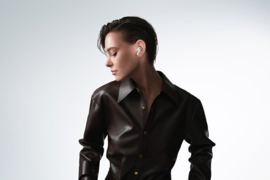 „FreeBuds Pro 5“ – naujosios „Huawei“ belaidės ausinės ieškantiems aukščiausios garso kokybės ir tylos