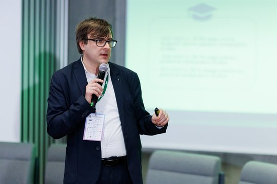 Neraminanti tendencija Lietuvoje: pagrindinis pedagogo kelias vienas