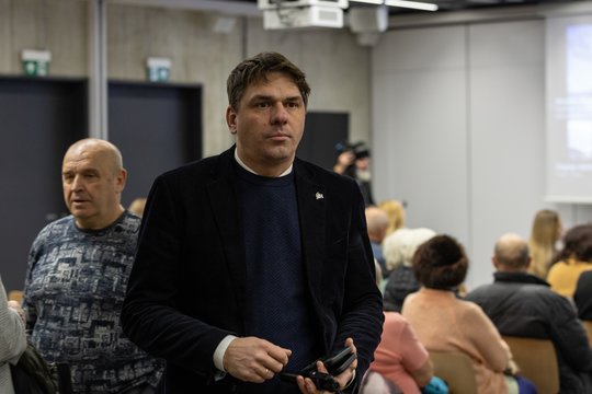 Kaip reikiant prisivirė košės: I. Adomavičiaus privataus pokalbio ištraukos – jau ir vengrų spaudoje