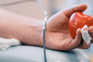 Kauno klinikos prašo prisidėti prie gyvybiškai svarbios pagalbos – paaukoti kraujo