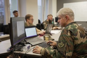 Kai mūšio laukas – žmonių protai: šauliai imasi veiksmų