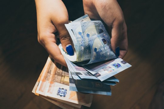 Parlamentarė siūlo keisti vaiko išmokų skyrimo tvarką: tėvams nebereikėtų teikti prašymų