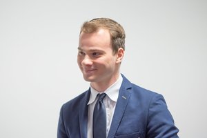 Už paauglių seksualinį išnaudojimą kalintis R. Jakštys kreipėsi į teismą dėl kalėjimo pareigūno elgesio