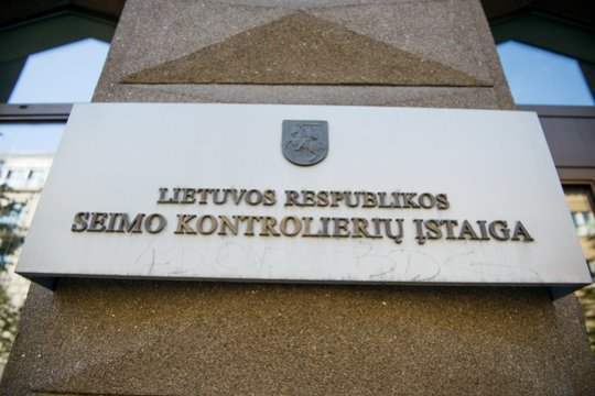 Seimo kontrolierės pernai sulaukė per 3 tūkst. kreipimųsi dėl biurokratizmo ar piktnaudžiavimo