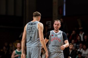 Paaiškėjo, kur iškeliavo pirmasis „S. Dariaus ir S. Girėno taurės“ trofėjus