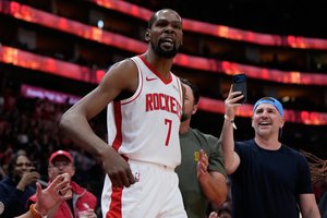 K. Jakučionis išvydo istorinę akimirką: K. Durantas aplenkė M. Jordaną