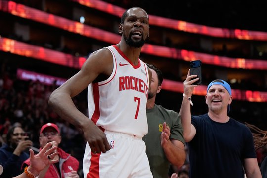 K. Jakučionis išvydo istorinę akimirką: K. Durantas aplenkė M. Jordaną