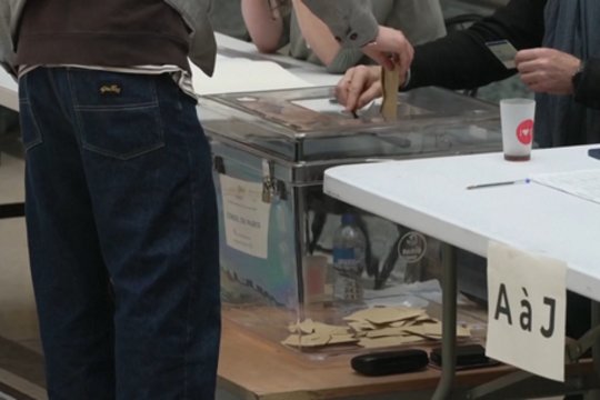 Merų rinkimai Prancūzijoje: kairieji gina didmiesčius, dešinieji laukia proveržio