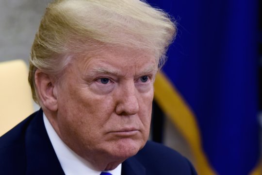 D. Trumpo ultimatumas Iranui: JAV grasina sunaikinti elektrines, jei neatvers Hormūzo sąsiaurio