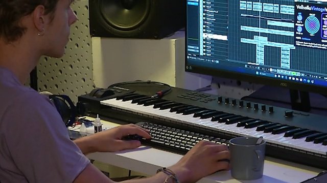 Lietuvos muzikos industrija vertinama 308 mln. eurų: Spotify topuose dominuoja mūsų atlikėjai